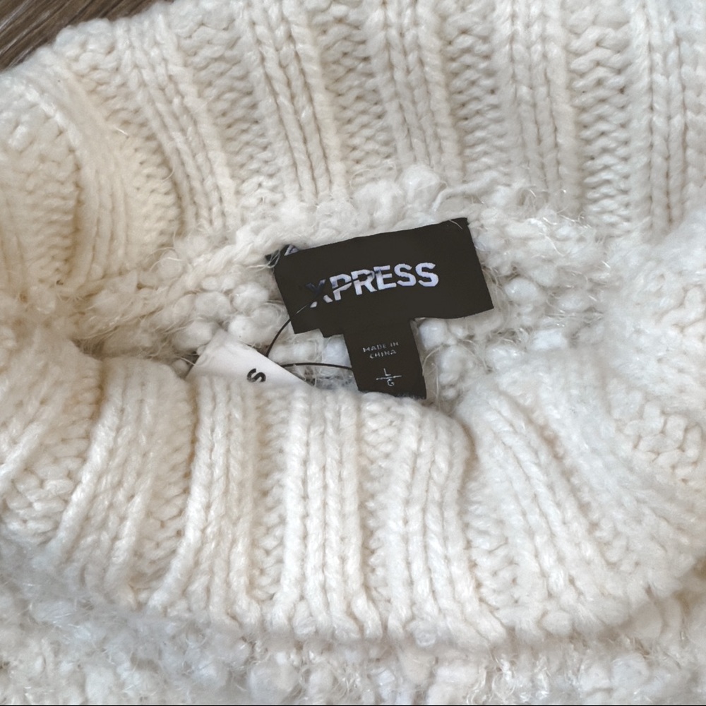 Express Sweater - Picture 2 of 6